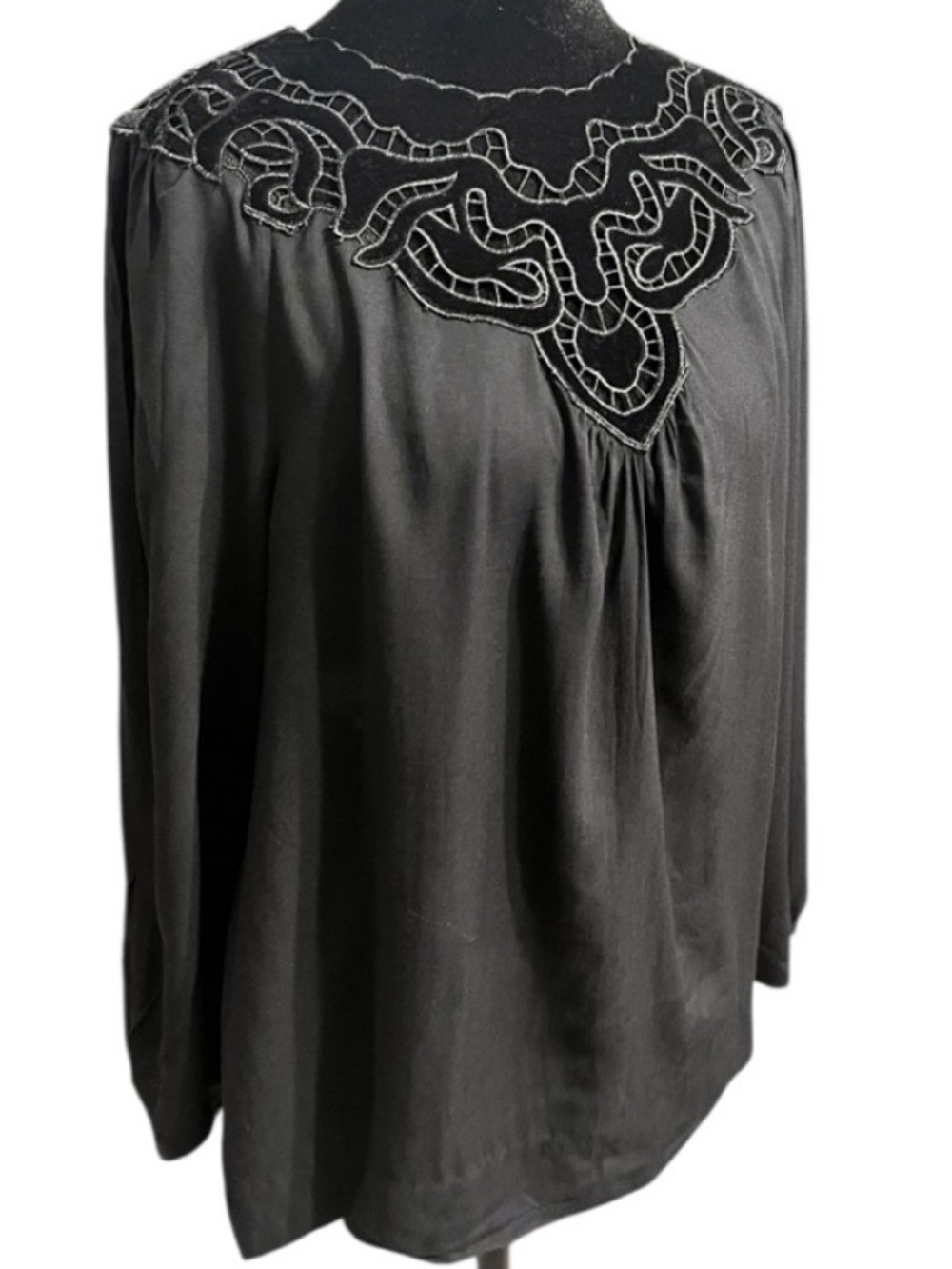 Anthropologie The Korner Black Women's Top with velvet accent L